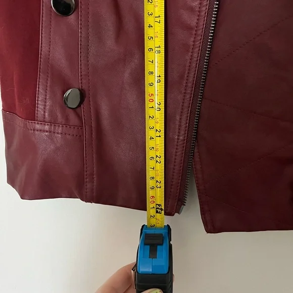 XOXO Women's Burgundy Sleeveless Jacket - Picture 4 of 5